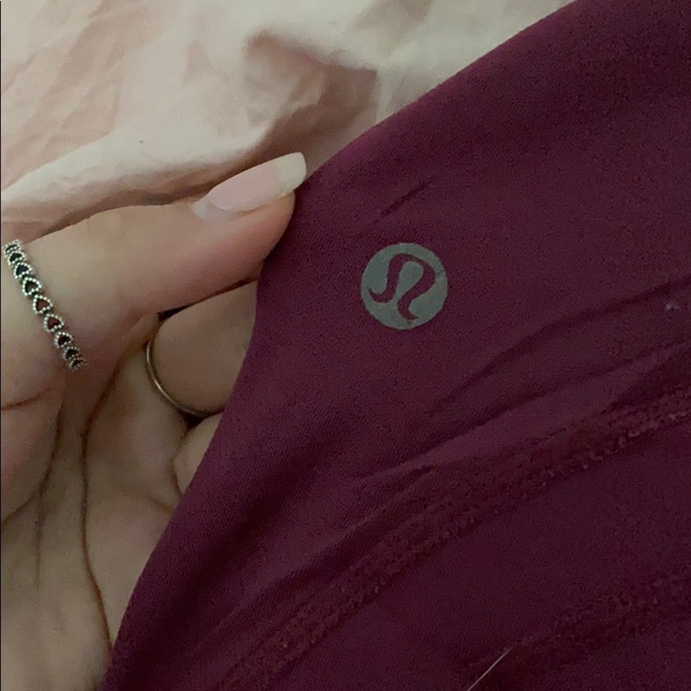 Lululemon leggings ‼️look at pictures carefully‼️